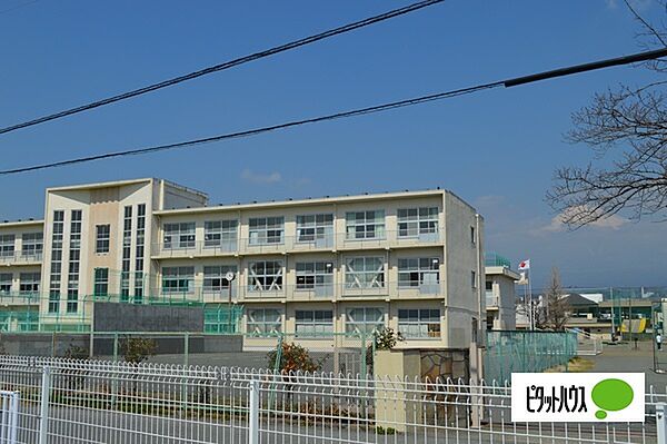 画像26:中学校「富士市立吉原第一中学校まで1615m」