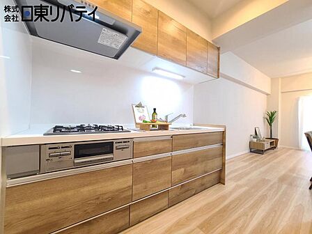 シンプルで使いやすい設計のキッチン。毎日の料理が快適に。
