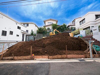 外観：家の良し悪しだけではなく周辺環境も重要なポイントとなります！ご案内時に周辺環境もご案内いたします！流行に左右されず将来にわたって価値が継続する佇まい！良好な住環境が保たれたエリアで新生活を過ごせます 