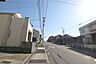 外観：物件の南西側前面道路（西側から）［2026年1月17日撮影］