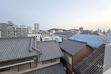 バルコニーからの眺め（南東方向）［2026年3月27日撮影］