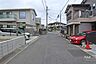 外観：物件の南側前面道路（東側から）［2025年10月24日撮影］