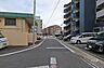 その他：敷地北東側の前面道路（北西側から）