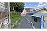 外観：物件の東側前面道路（南側から）［2026年10月3日撮影］