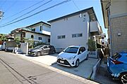 物件の外観。旭化成ホームズ施工の2019年築、軽量鉄骨造のお住まい！駐車スペースは3台分ございます！名鉄豊田線「日進」駅より徒歩18分の立地です！太陽光パネル、エネファーム付き！