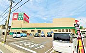 V・drug七宝店■医薬品・化粧品・日用雑貨などを取り扱っており、処方箋の受け取りも可能です。食品はもちろん、お弁当や、総菜などもあるので、とても便利ですね！ 1860m