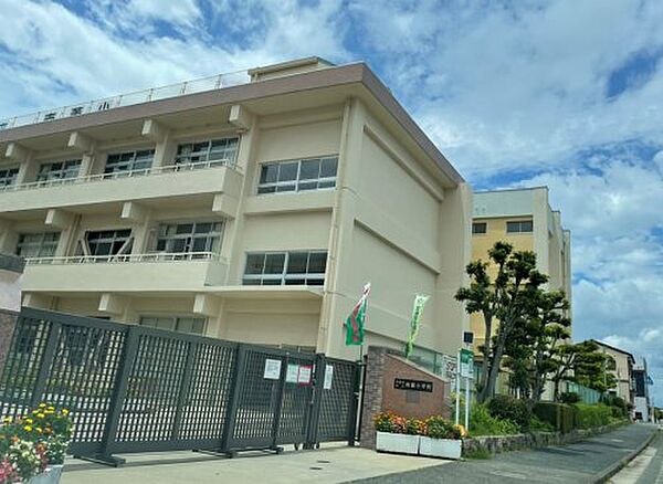 画像25:【小学校】久留米市立南薫小学校まで524ｍ