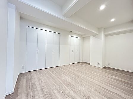 住まう方でカスタマイズしていただけるシンプルなデザインの内装。ご自身で素敵な空間を創り上げられます。