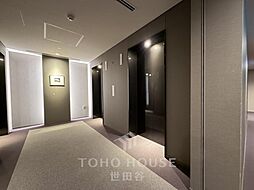 住まいに相応しい品格。住まう方々の誇りと愛着を育むアプローチのグランドエントランス。