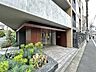 エントランス：最上階、角部屋。約16.72m2のルーフバルコニー付きです。是非お気軽にお問い合わせください。