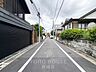 周辺：2024年2月築。屋上ルーフバルコニー付き住戸です。是非お気軽にお問い合わせください。