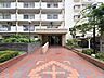 エントランス：商業施設充実。駅まで徒歩9分。生活に便利な住環境です。是非お気軽にお問い合わせください。
