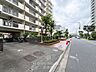 周辺：商業施設充実。駅まで徒歩9分。生活に便利な住環境です。是非お気軽にお問い合わせください。