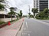 周辺：商業施設充実。駅まで徒歩9分。生活に便利な住環境です。是非お気軽にお問い合わせください。