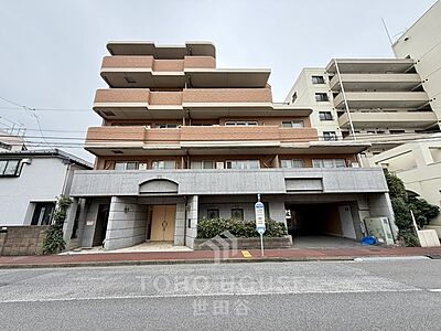 外観：南西角部屋・陽当たり良好！2025年12月リノベーション済です。是非お気軽にお問い合わせください。