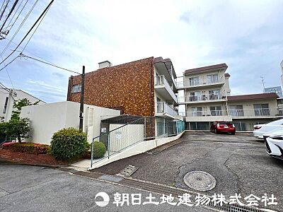 外観：田園都市線「宮前平」駅徒歩7分！ 住環境バッチリな場所に佇んでおります！