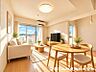 リビング/ダイニング：開放感あふれる明るいリビング。家族が自然と集まる心地よい空間です。※本画像はCGで作成しており、実際の現地には家具は置かれておりません。また、価格に家具は含まれておりません。