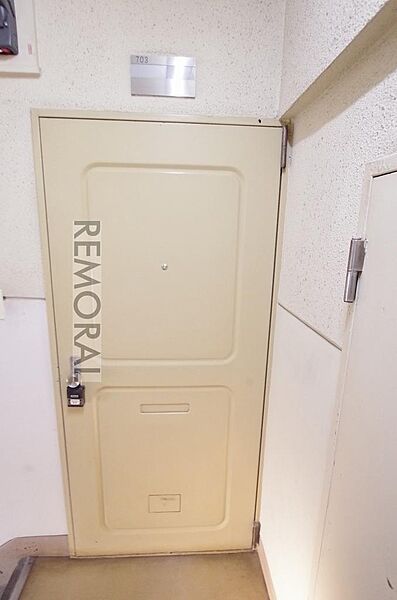 玄関を拡大表示