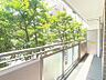バルコニー：1階のバルコニー。植栽があるので外からの視界が気になりません♪