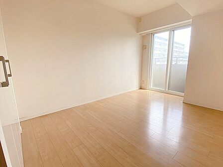 子ども部屋や夫婦の寝室に。家具も置きやすい間取り◎