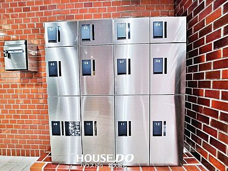 ■嬉しい宅配ボックスつき!■帰りが遅く荷物の受け取りが難しい方にもオススメの設備です!■再配達の手間が省けることや、配達時間に家で待機する必要もないのも嬉しいポイントです!