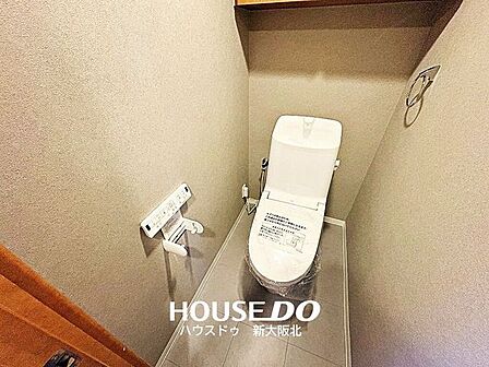 ■年中いつでも快適にご使用いただける温水便座付きトイレ!■壁掛けリモコンがついているので操作もスムーズです!