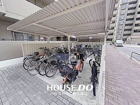 根付き駐輪場なのもチェックポイントです!雨が降っても大事な自転車が傷みにくいですね♪
