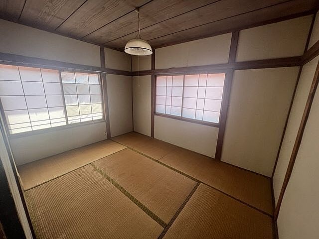 室内 八戸市大字河原木字小田上