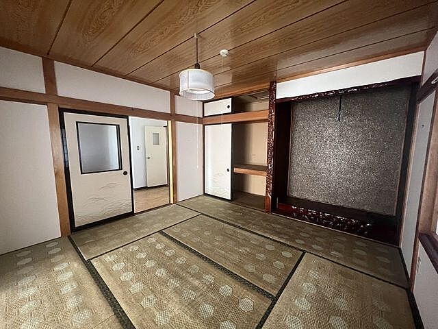 室内 八戸市大字河原木字小田上