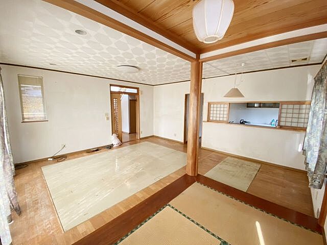 リビング/ダイニング 上北郡おいらせ町豊原2丁目