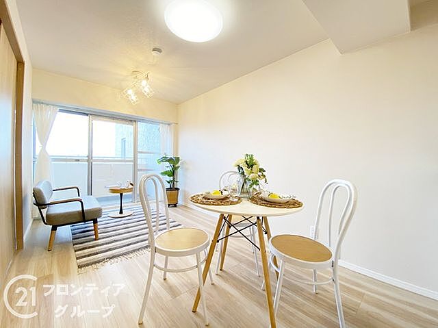 リビング/ダイニング 二条プラザ　中古マンション 8階/-