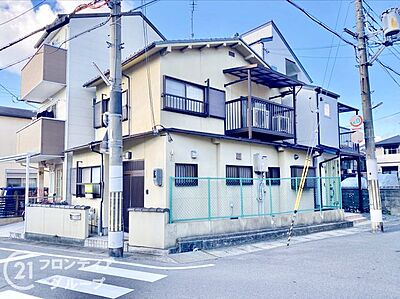 外観:自然素材を活かした外観で、温かみのあるデザインが、住む人に心地よい空間を提供し、安らぎを与えます 外観:自然素材を活かした外観で、温かみのあるデザインが、住む人に心地よい空間を提供し、安らぎを与えます