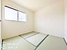 子供部屋：新しいい草香る畳スペースは、使い方色々！客室やお布団で寝るときにぴったりの空間ですね。