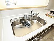 ＼同仕様写真／蛇口の先端に浄水器を内蔵。場所をとらない浄水器です。