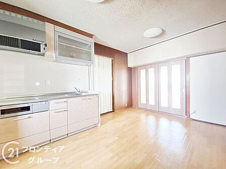 リフォーム済み!キッチン・ユニットバス・洗面台・トイレを新調し、IHコンロも導入。クローゼットを新設し洋室フローリングも張替え済み。安祥寺中学校まで徒歩1分と通学環境も良好です。