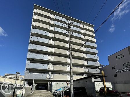 10階建ての9階分部のお部屋です。