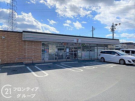 セブンイレブン宇治槇島目川店 徒歩4分。 280m