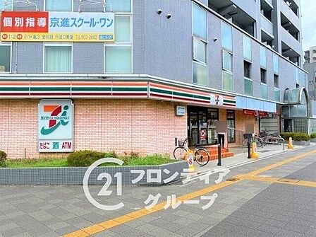 セブンイレブン五条千本店 徒歩5分。 370m