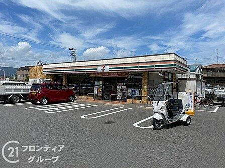 セブンイレブン向日鶏冠井町店 徒歩6分。 410m