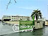 周辺：向日市立第5向陽小学校 徒歩8分。 590m
