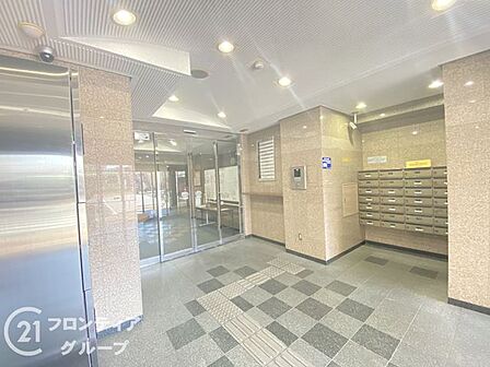 広々としたロビーは急な来客時やお待ち合わせの際にも重宝する便利なスペースですね!静寂に包まれた落ち着きのある空間で心ゆくまでリラックスできそうです