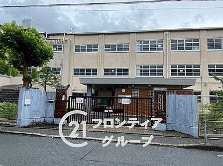 京都市立松原中学校 徒歩4分。 250m