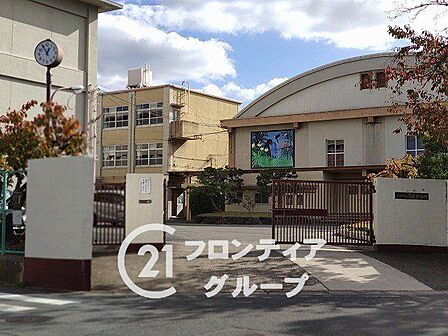 京都市立久世中学校 徒歩17分。 1300m