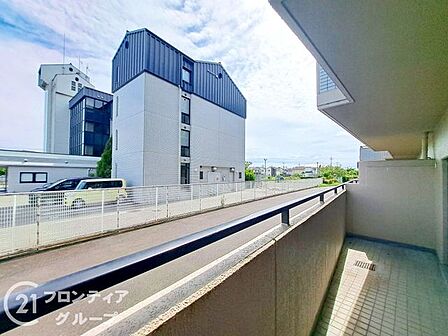 マイホームは一生に一度の大きな買い物だからこそ、納得いくまで情報を集めてほしいと思います。疑問はどんどんスタッフにぶつけてください