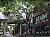 私立大阪国際大学短期大学部 831m