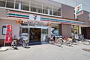 セブンイレブン狛江駅南店 徒歩5分。コンビニ 370m