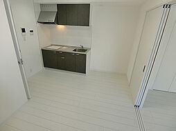 エテルナコート総持寺 101号室 1階1LDKのリビング/ダイニング