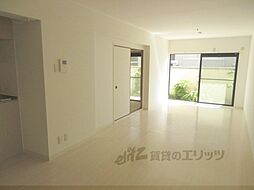 ボンエルフ嵯峨 1階2LDKのリビング/ダイニング