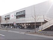 ユニクロ　上桂店まで550メートル
