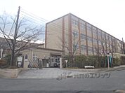 樫原小学校まで850メートル